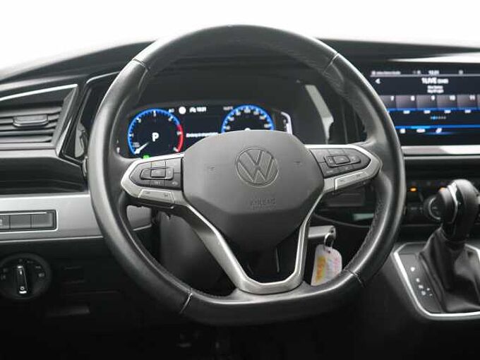 Volkswagen T6.1 Multivan DSG VIRT ACC AHK MEMORY STANDHZ