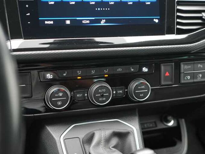 Volkswagen T6.1 Multivan DSG VIRT ACC AHK MEMORY STANDHZ