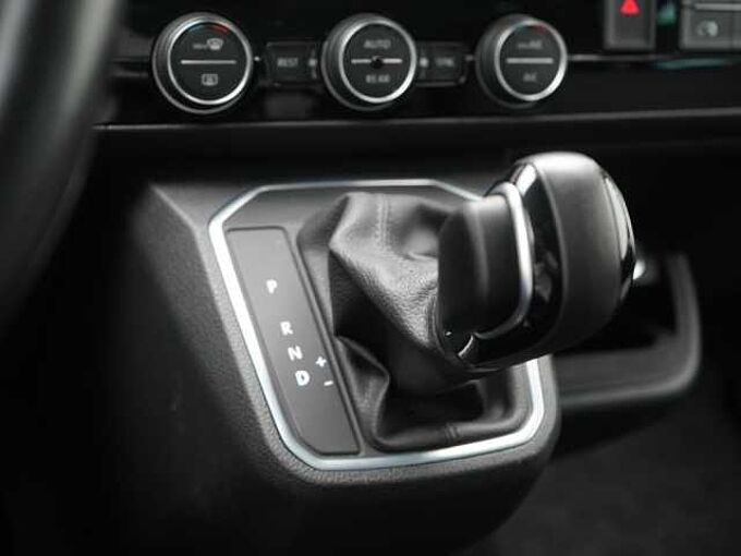 Volkswagen T6.1 Multivan Generation Six AHK NAVI STANDHZ