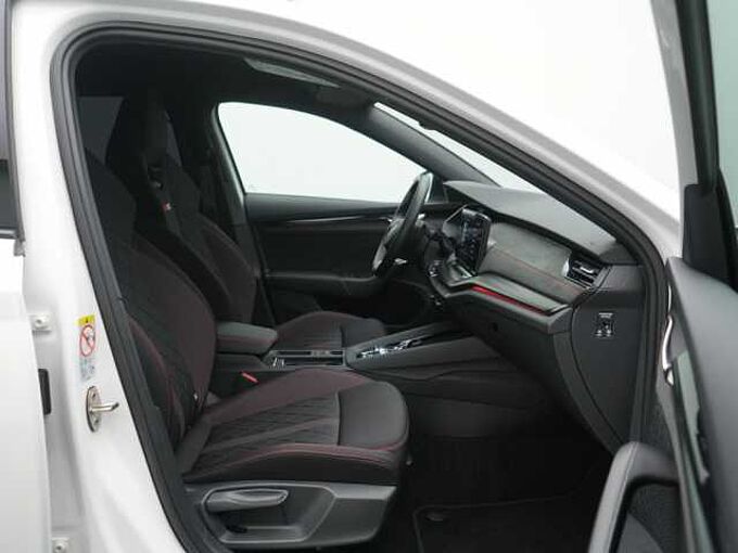 SKODA OCTAVIA Combi RS DSG LED SHZ VIRT APP PDC KLIMA