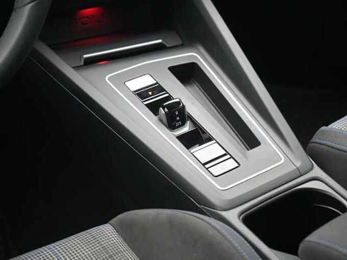 Volkswagen Golf VIII GTE DSG MATRIX HUD NAVI VIRT KEYLESS