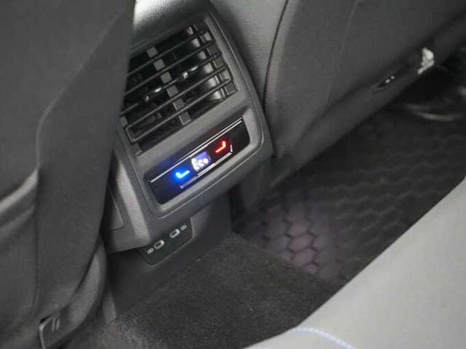 Volkswagen Golf VIII GTE DSG MATRIX HUD NAVI VIRT KEYLESS