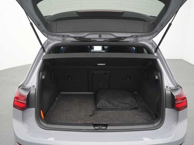 Volkswagen Golf VIII GTE DSG MATRIX HUD NAVI VIRT KEYLESS