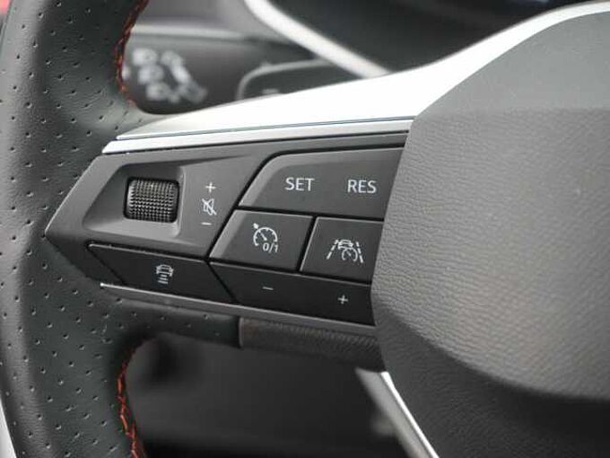 SEAT Arona LED ACC SHZ DSG KAM PDC