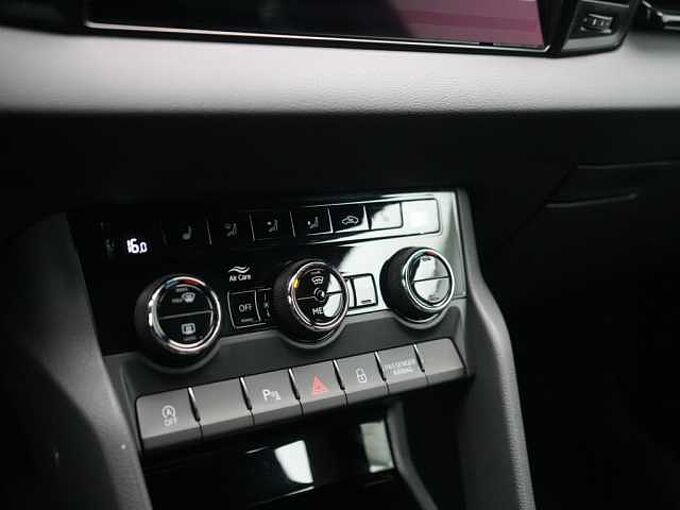 SKODA KAROQ Sportline DSG ACC NAVI VIRT APP KAM MATRIX
