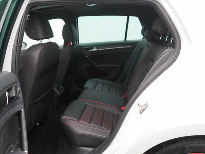 Volkswagen Golf VII PANO LEDER LED SHZ PDC