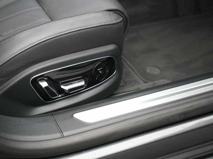 Audi A8 STANDHZ AHK B&O LEDER KAM SHZ PANO