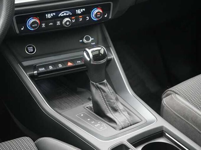 Audi Q3 LED KAM AHK ACC SHZ PDC