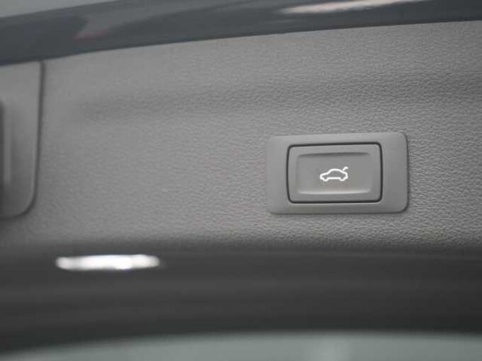 Audi A6 Avant 40 Sport LED 360° AHK SHZ KAM PDC