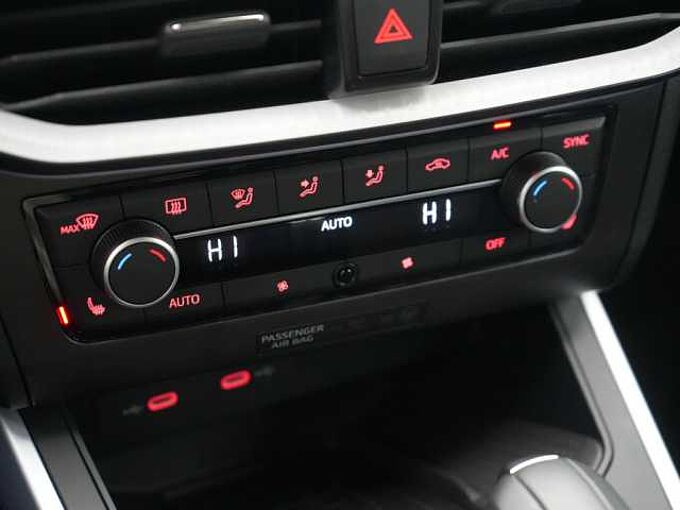 SEAT Arona FR DSG AHK ACC CARPLAY SHZ NAVI VIRT KAM
