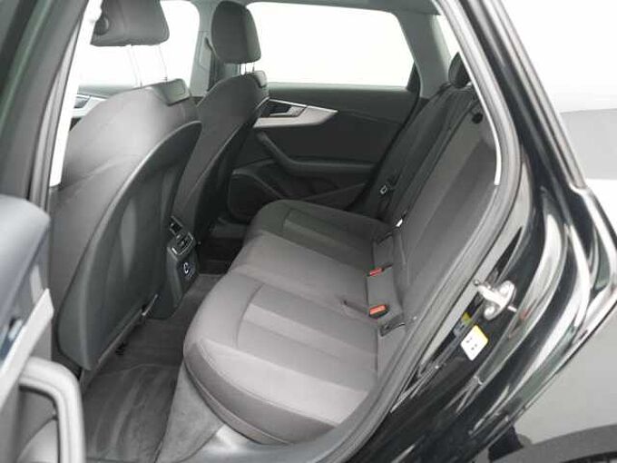 Audi A4 Avant Sport ultra STRON AHK MATRIX KAM NAVI