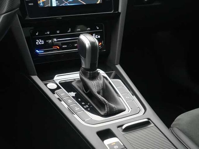Volkswagen Arteon SB R-Line KEYLESS CARPLAY PANO SHZ LED