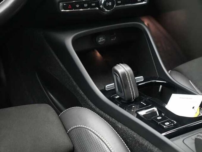 Volvo XC40 T4 R-Design LED AHK KAM SHZ PDC