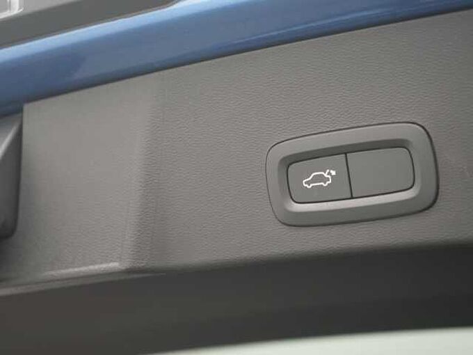 Volvo XC40 T4 R-Design LED AHK KAM SHZ PDC