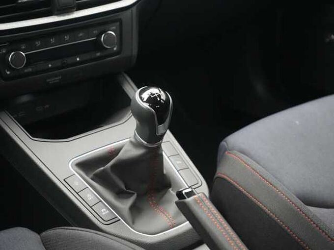 SEAT Ibiza FR BEATS APP CONNECT PDC SHZ KAM VIRT NAVI