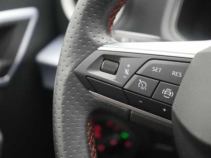 SEAT Ibiza FR BEATS APP CONNECT PDC SHZ KAM VIRT NAVI