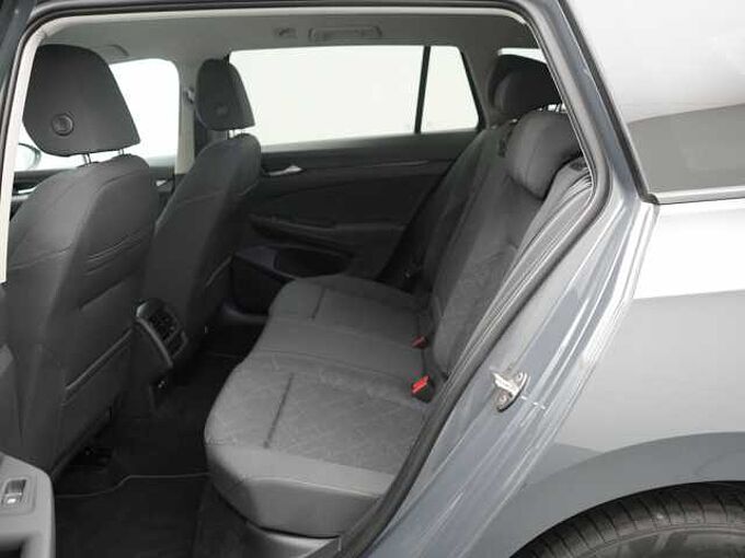 Volkswagen Golf VIII Variant Life DSG NAVI VIRT MEMORY APP