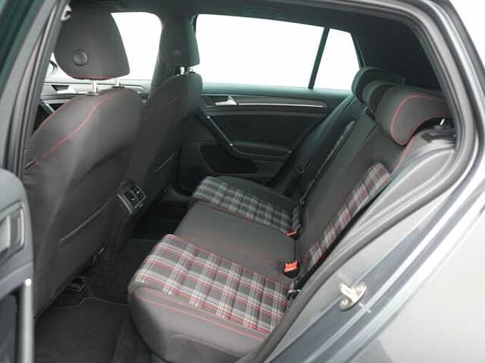 Volkswagen Golf VII LED SHZ KAM DSG ACC PDC