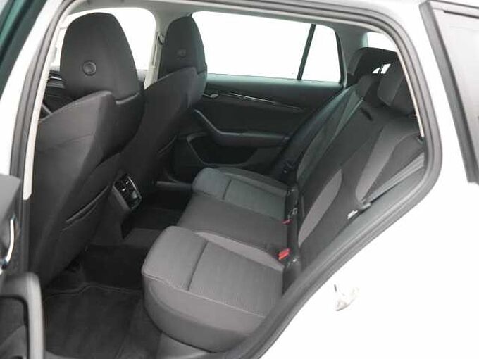 SKODA OCTAVIA Combi iV Ambition DSG NAVI VIRT KEYLESS