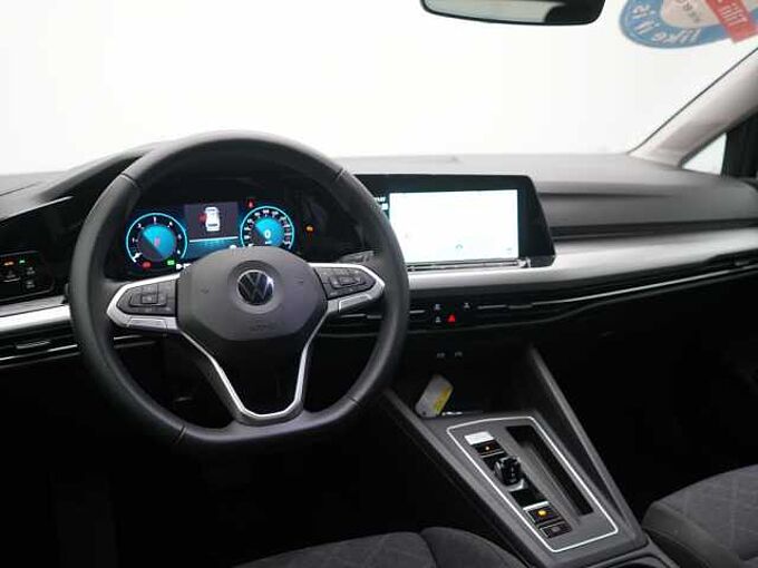 Volkswagen Golf VIII Variant Life DSG AHK NAVI VIRT MEMORY