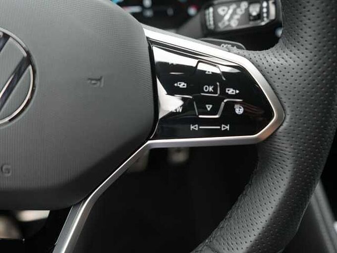 Volkswagen Touareg R-Line 360° HUD LEDER KAM SHZ