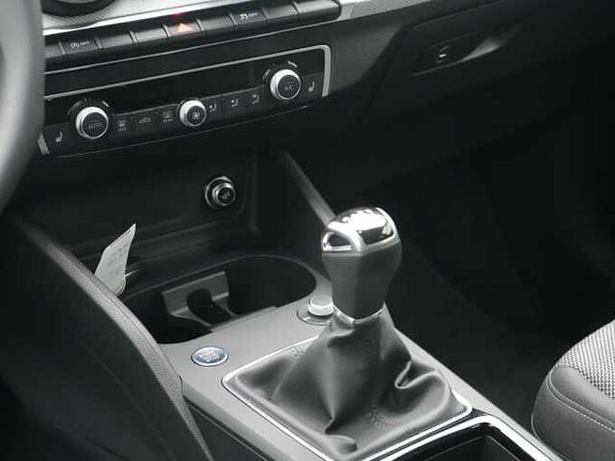Audi Q2 S line AHK VIRT CARPLAY LED SHZ PDC