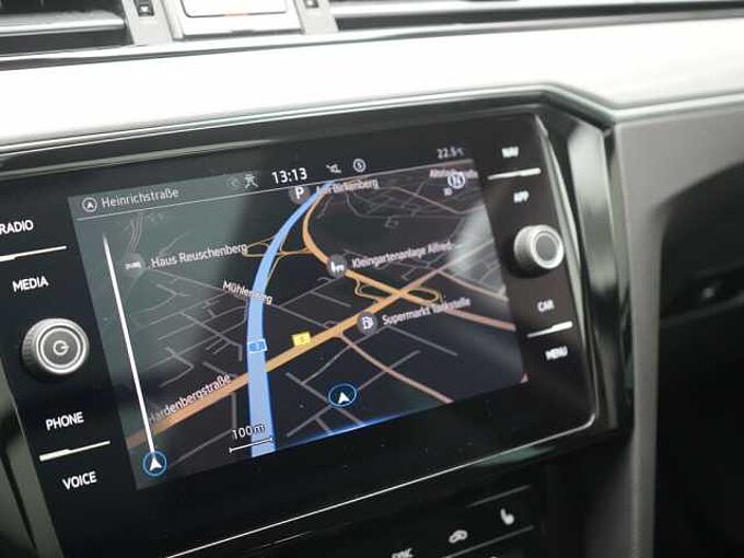 Volkswagen Passat Variant DSG ACC DCC VIRT LED SHZ CARPLAY
