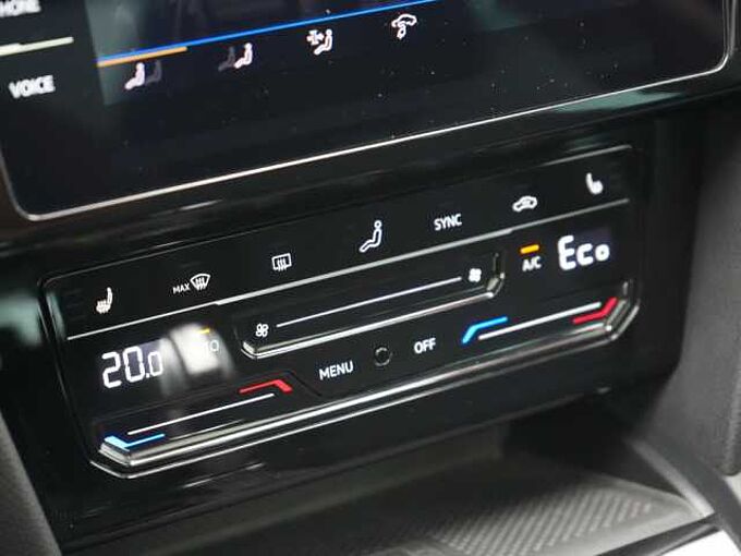 Volkswagen Passat Variant DSG ACC DCC VIRT LED SHZ CARPLAY