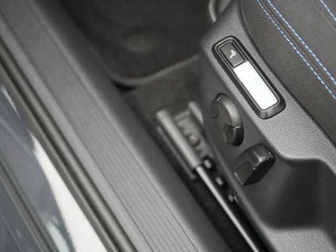 Volkswagen Passat Variant DSG ACC DCC VIRT LED SHZ CARPLAY