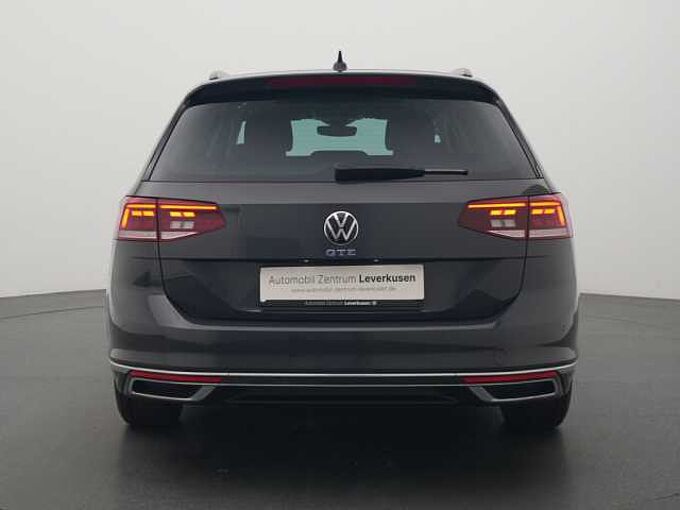 Volkswagen Passat Variant DSG ACC DCC VIRT LED SHZ CARPLAY