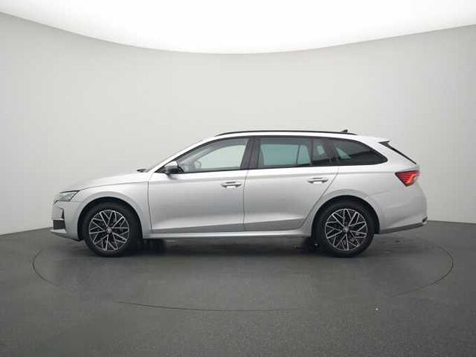 SKODA OCTAVIA Combi Selection DSG MATRIX NAVI CARPLAY