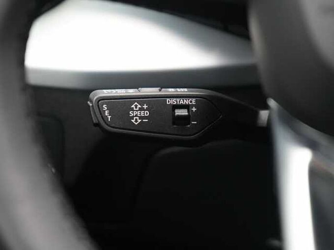 Audi Q2 S line S TRON PANO ACC AHK NAVI LEDER CARPLAY