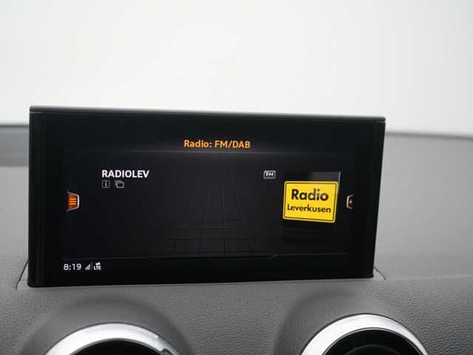 Audi Q2 S line S TRON PANO ACC AHK NAVI LEDER CARPLAY