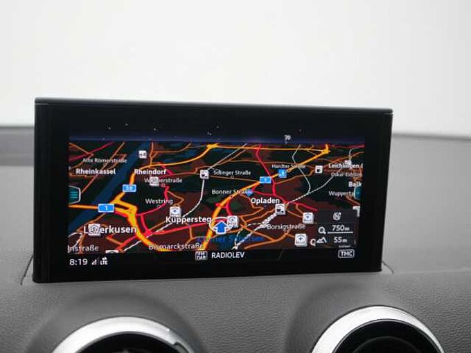 Audi Q2 S line S TRON PANO ACC AHK NAVI LEDER CARPLAY