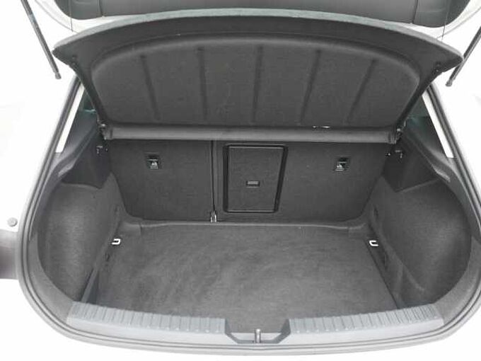 SEAT Leon FR Plus DSG VIRT AHK CARPLAY LED SHZ PDC