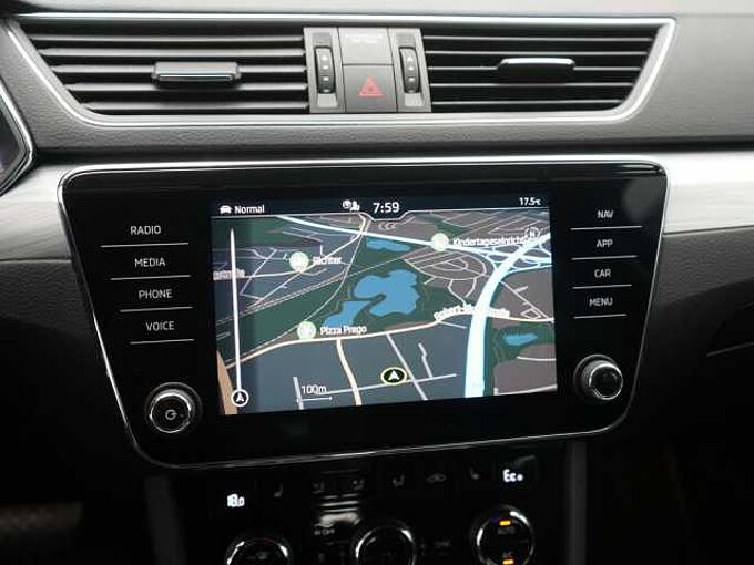 SKODA SUPERB Combi Ambition DSG VIRT ACC KAM SHZ LED