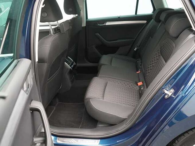 SKODA SUPERB Combi Ambition DSG VIRT ACC KAM SHZ LED