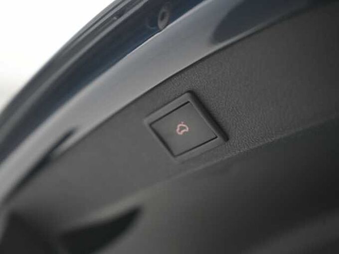 SKODA SUPERB Combi Ambition DSG VIRT ACC KAM SHZ LED