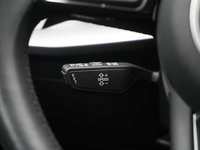 Audi A3 Sportback e STRON AHK CARPLAY VIRT LED SHZ