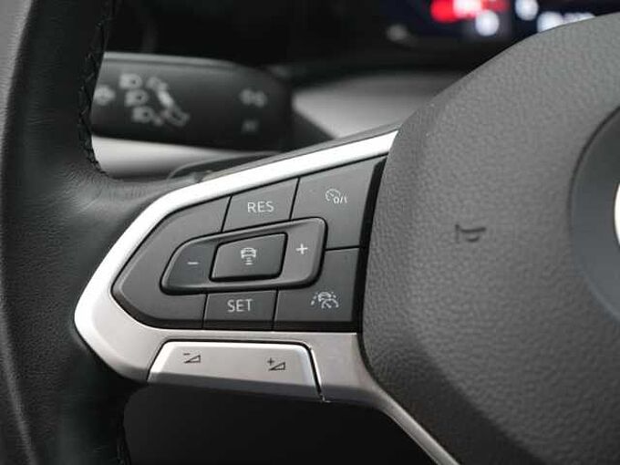 Volkswagen Golf VIII 1.4 eHybrid Style DSG MEMORY NAVI VIRT