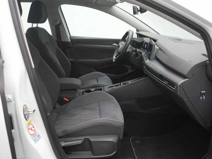 Volkswagen Golf VIII 1.4 eHybrid Style DSG MEMORY NAVI VIRT