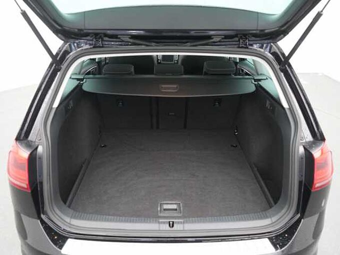 Volkswagen Golf VII Variant 1.4 Highline PANO DSG KAM SHZ