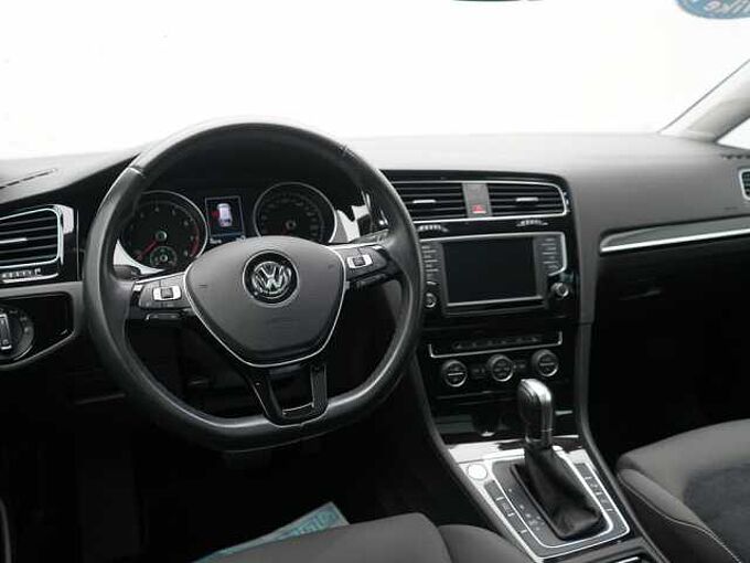 Volkswagen Golf VII Variant 1.4 Highline PANO DSG KAM SHZ