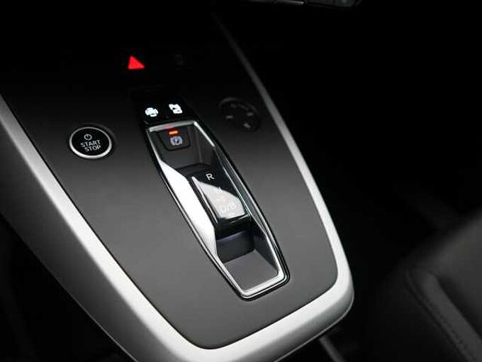 Audi Q4 PDC SHZ NAVI KAM ACC LED