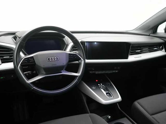 Audi Q4 e-tron 40 S line LED KAM SHZ NAVI ACC