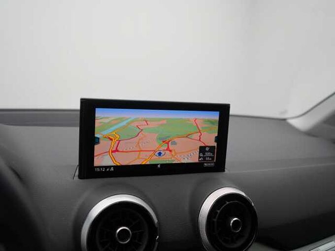 Audi Q2 35 S line PANO LED SHZ KAM PDC NAVI