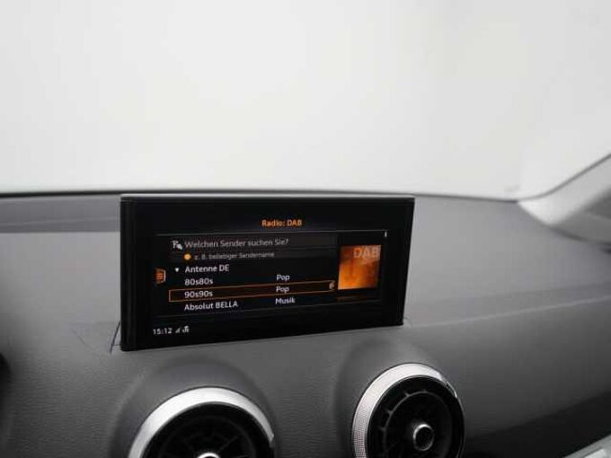 Audi Q2 35 S line PANO LED SHZ KAM PDC NAVI
