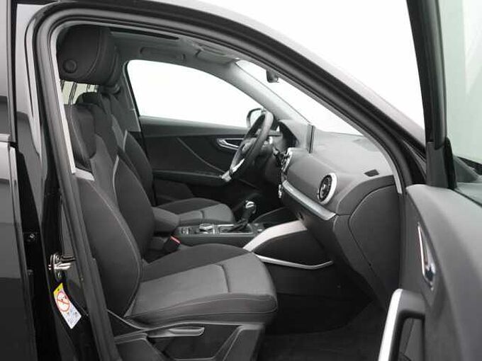 Audi Q2 35 S line PANO LED SHZ KAM PDC NAVI