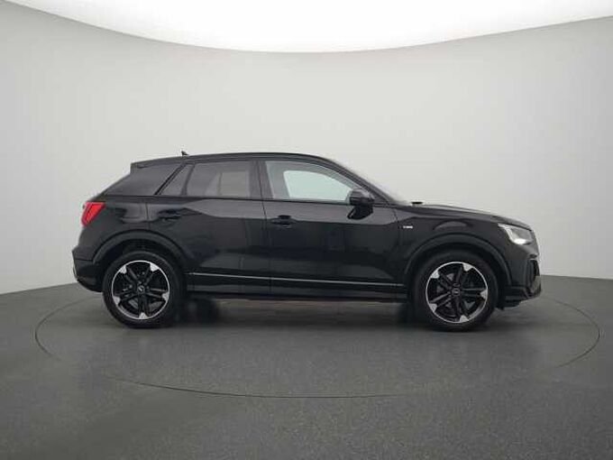 Audi Q2 35 S line PANO LED SHZ KAM PDC NAVI