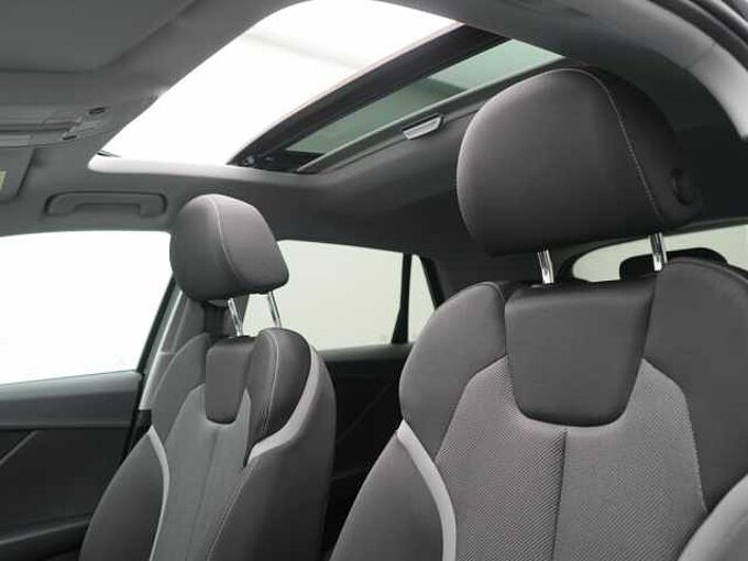 Audi Q2 35 S line PANO LED SHZ KAM PDC NAVI